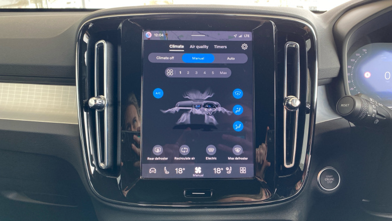 Volvo XC40 2.0 B4P Plus Dark 5dr Auto Petrol Estate